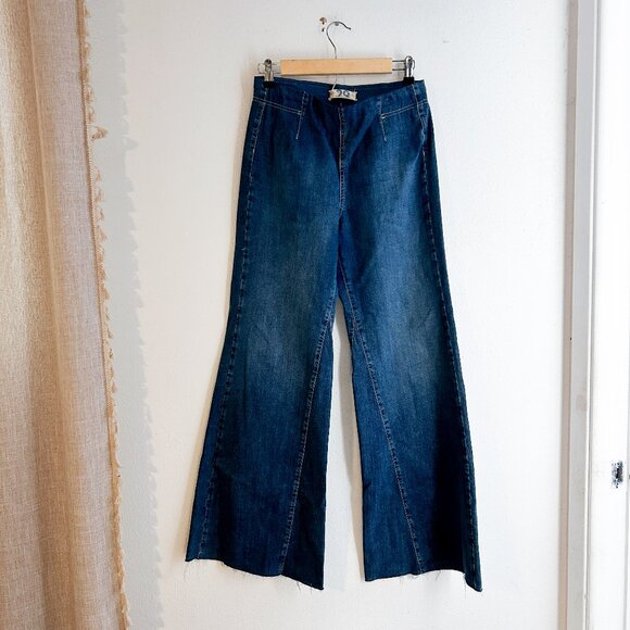 FREE PEOPLE We the Free Drapey A Line Flare Bell Bottom Pull On Jean in Blue 29 - Picture 5 of 12